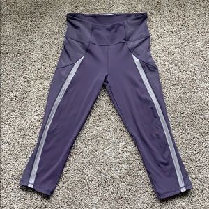 Lululemon reflective stripe crop 10